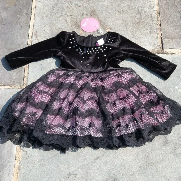 LE PINK**Black Velvet + Lace Dress**18 mo. $98 - Picture 3 of 7